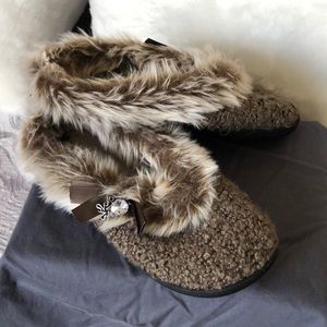 Vera Wang slippers